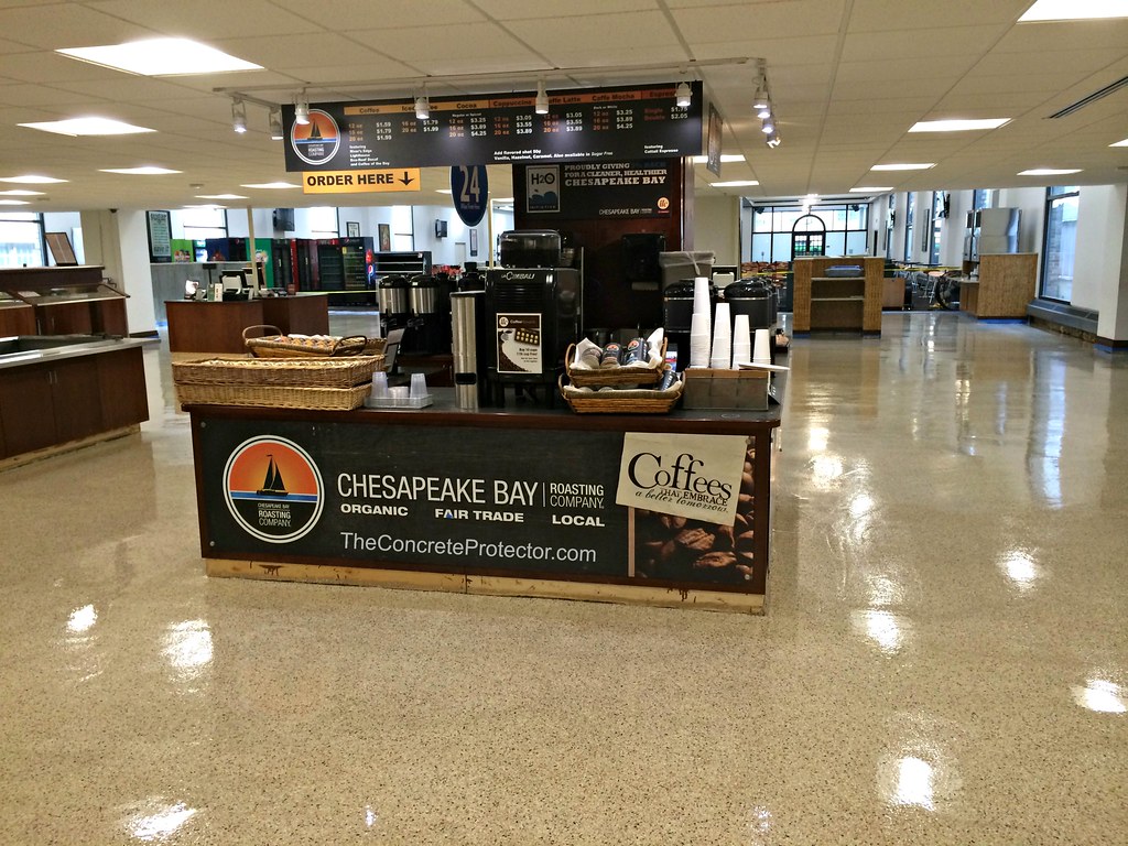 Cafetería con piso epóxico